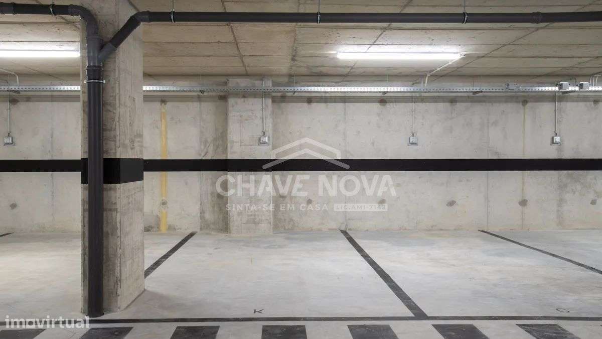 Apartamento T1 c/ Vista Mar, Varanda, Garagem e Excelentes Comodidades-20
