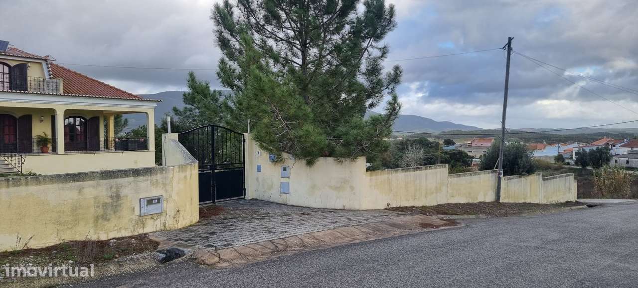 Vivenda Isolada com terreno - Alenquer-6