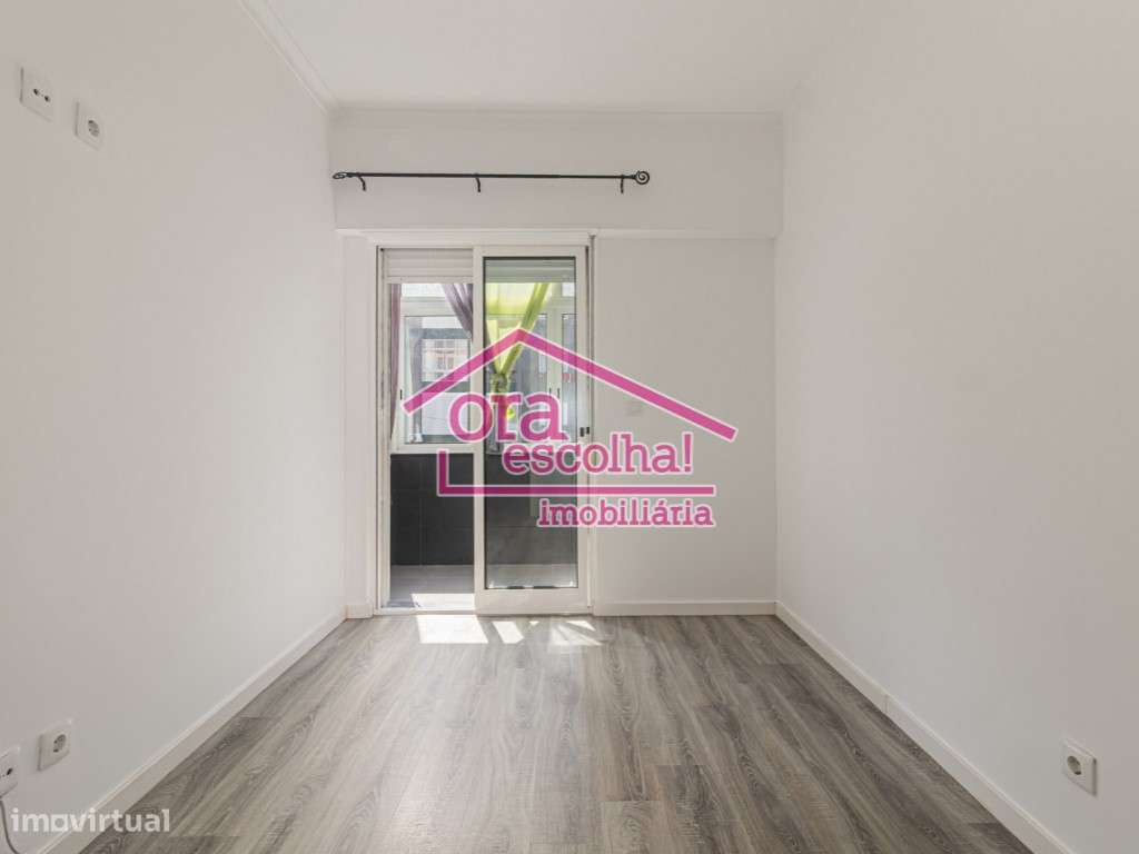 Apartamento T3 com 96 m2 Remodelado na Torre da Marinha - Seixal!-12