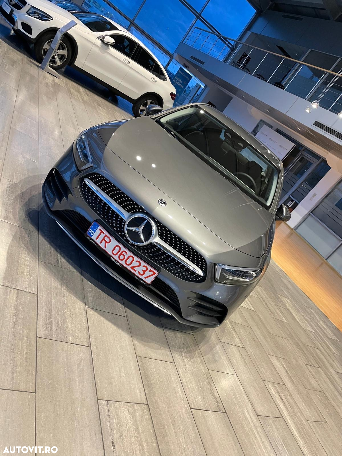 Mercedes-Benz A 220 4Matic 7G-DCT AMG Line - 5