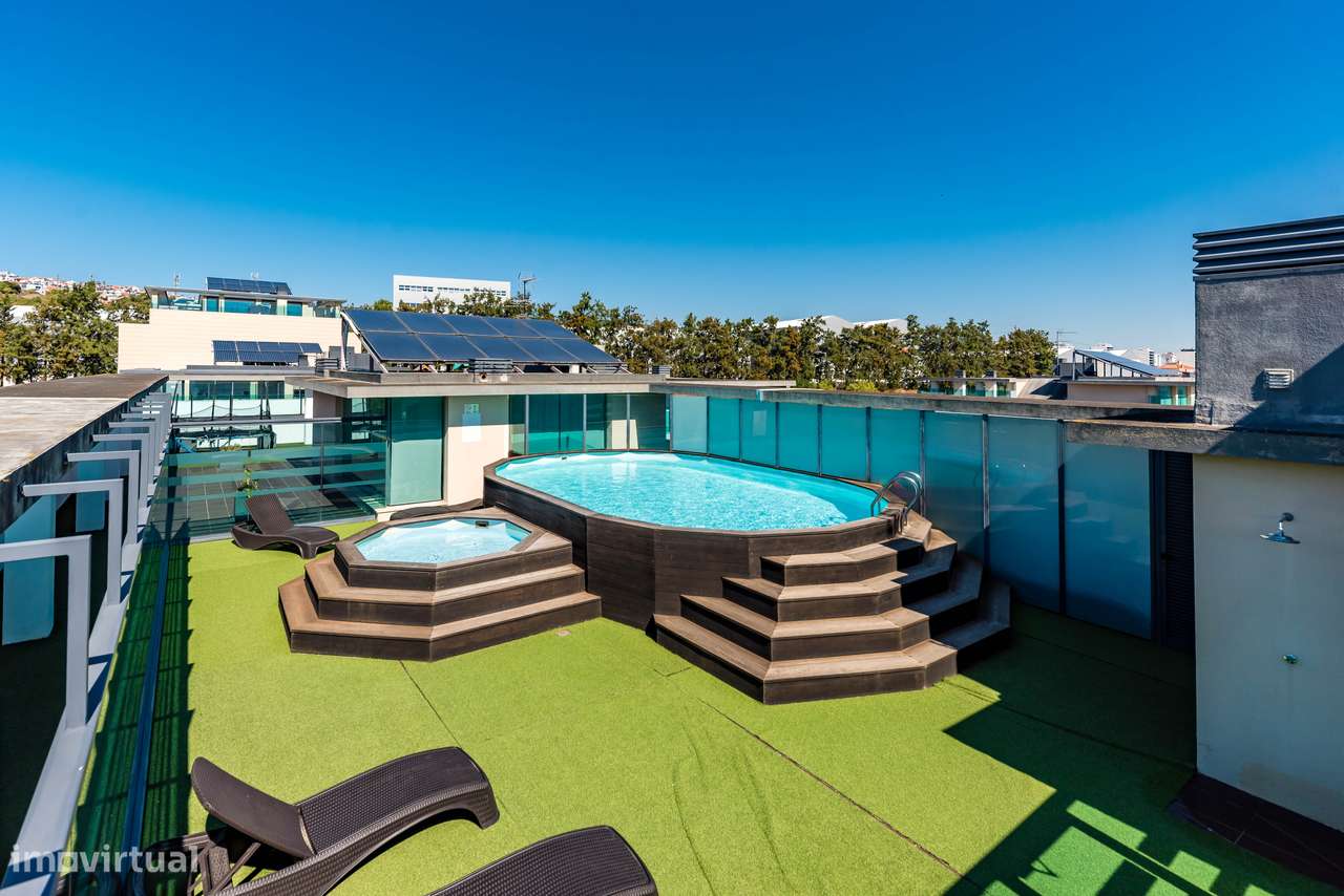 T2 | Condomínio Qta. Comendadeiras | Piscina | Varandas | Parqueamento-11