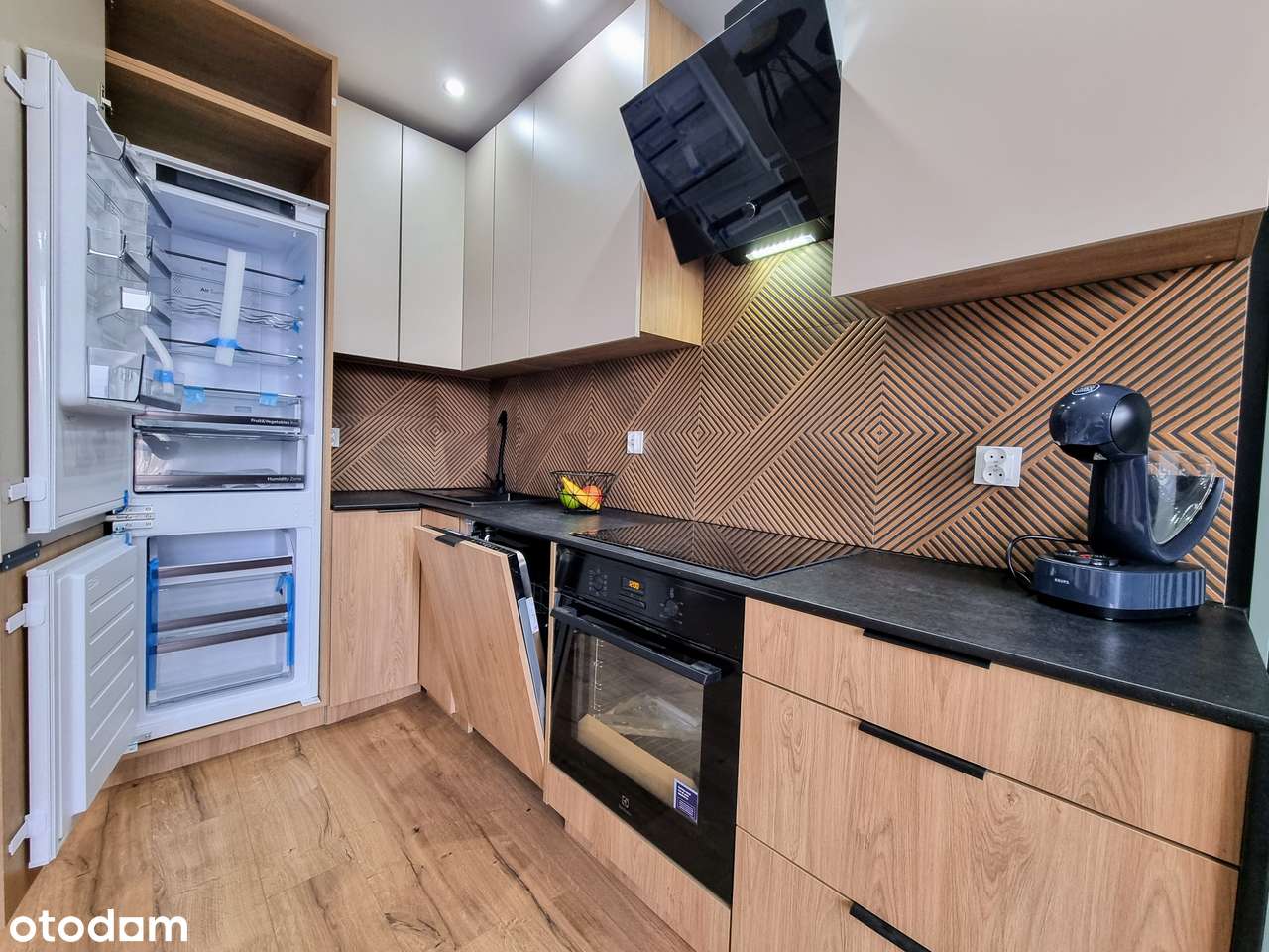 | Rynek | Blok | Winda |Balkon | 3x pokój | NOWE | AGD |-5