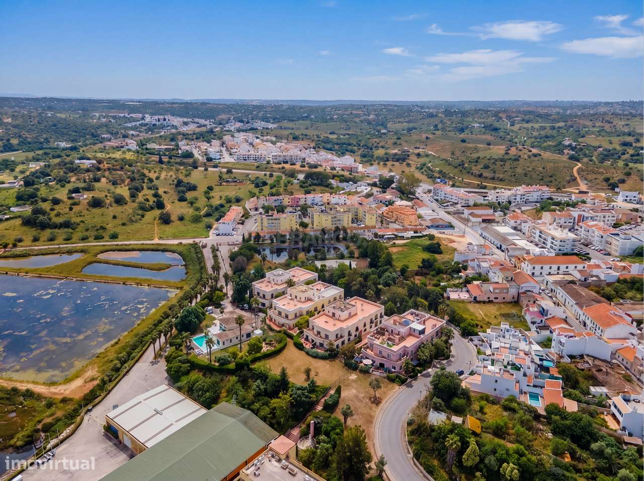 Apartamento T2 Moderno com Rooftop Privado & Vistas Panorâmicas-28