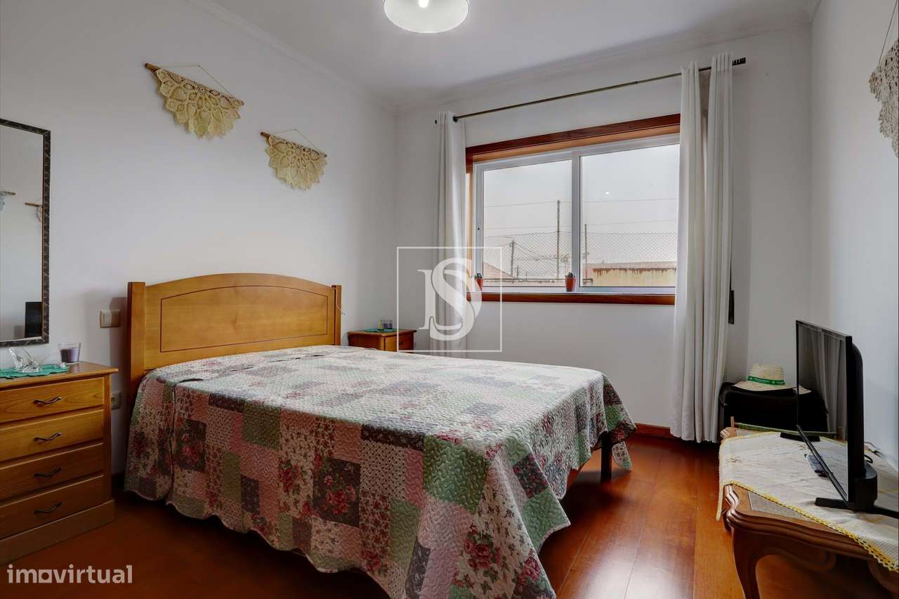 Apartamento T3 em Gião com terreno-19