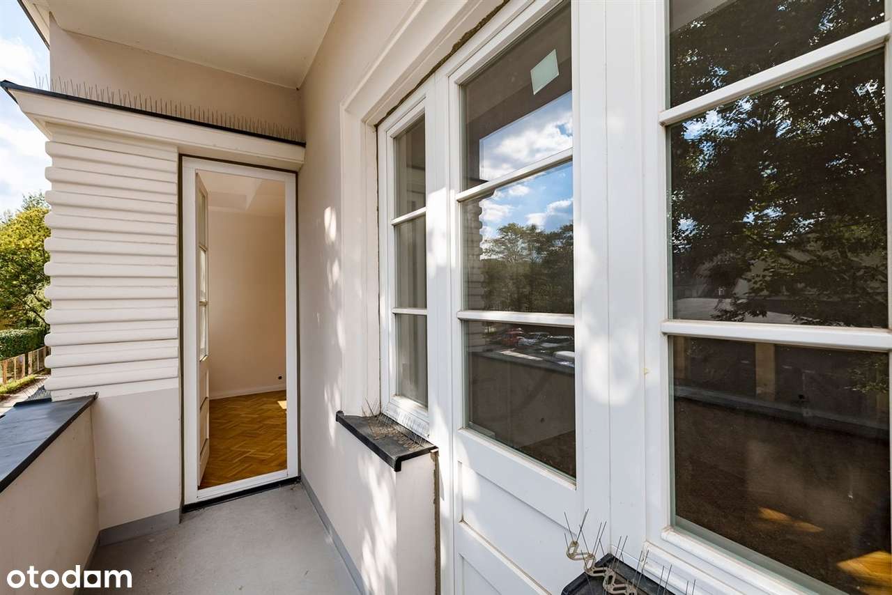 Magia światła w eleganckim mieszkaniu-16