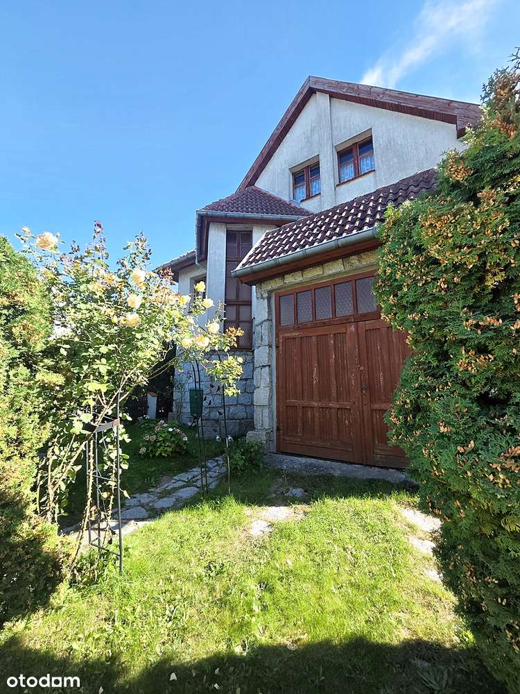 Dom o nietuzinkowej architekturze-16