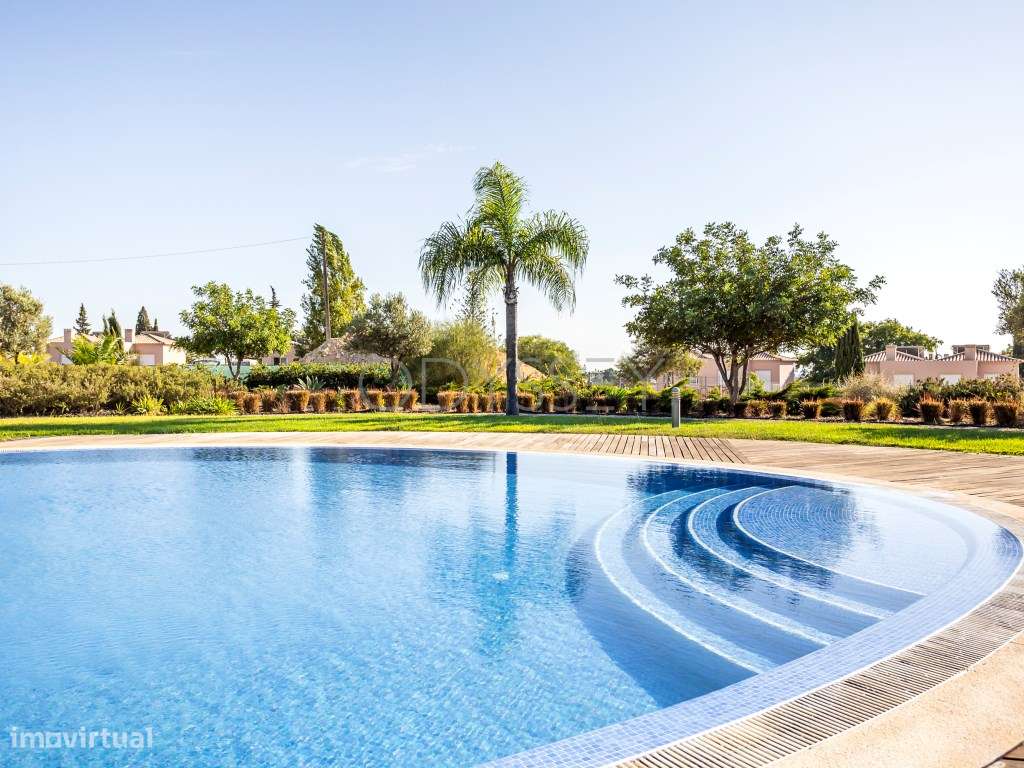 Moradia Geminada T2+1 Moderna com Elevado Potencial de Arrendamento... - Grande imagem: 2/43