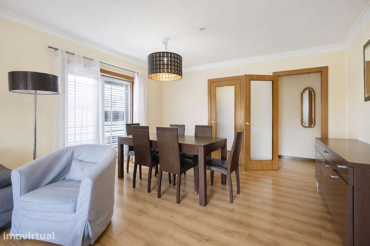 T2 Exclusivo com 3 Frentes e 2 Suites | Lareira | Varanda |... - Grande imagem: 4/38