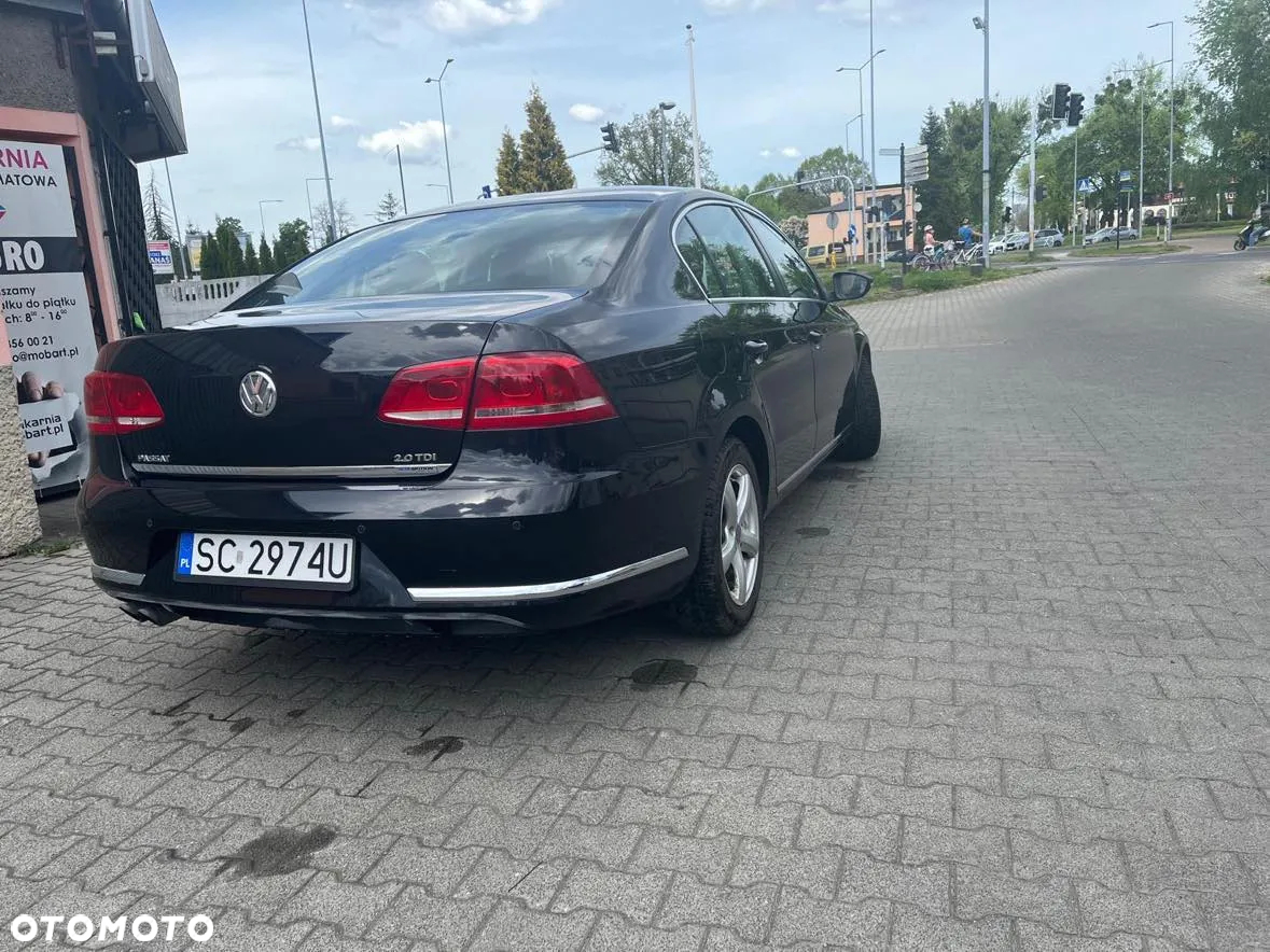 Volkswagen Passat - 4