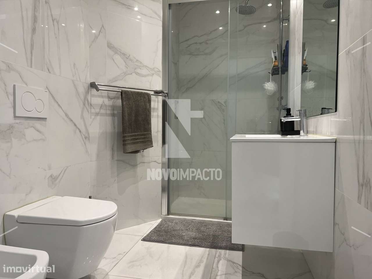 T3 Moderno com Suite, Parqueamento, Varanda e Classe Energética A –...-21