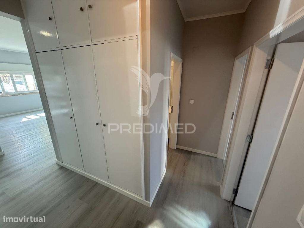 Apartamento T3, totalmente remodelado, no Laranjeiro - Grande imagem: 3/6