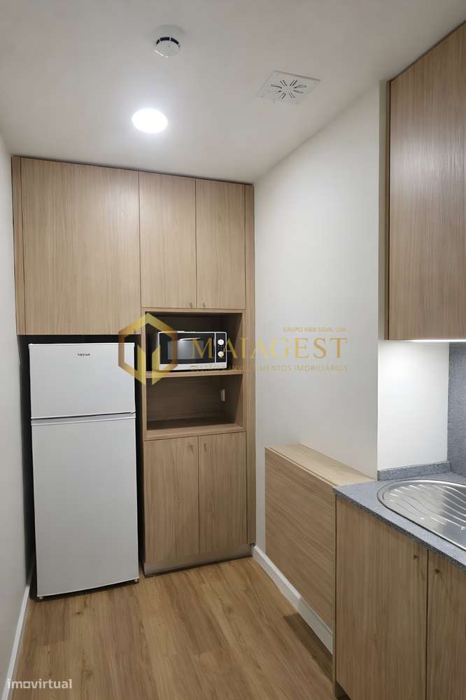 Gabinetes Novos para Arrendamento junto à Rotunda da Areosa - Grande imagem: 3/9