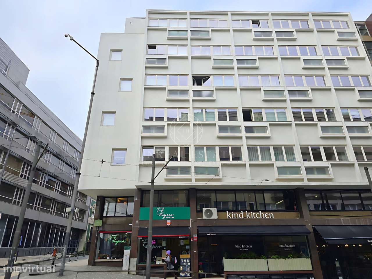 Apartamento T0+1 , novo, inserido em um edifício totalmente remodelado-9