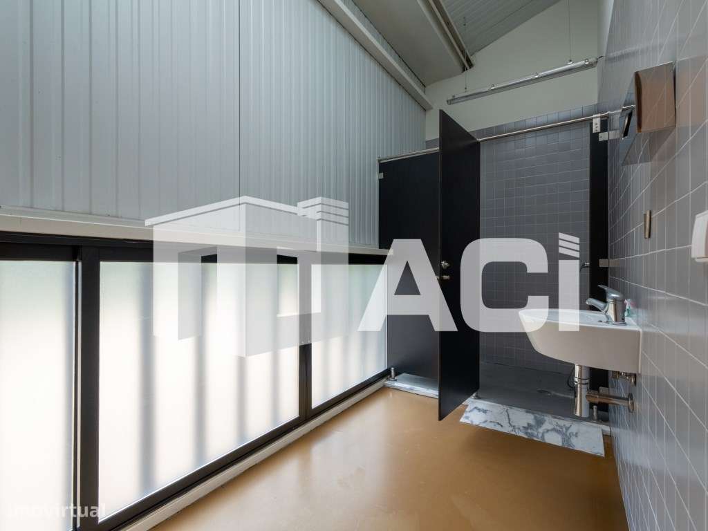 Armazém e Espaço Industrial de Excelência - 3 Pisos | Terreno de 5....-31