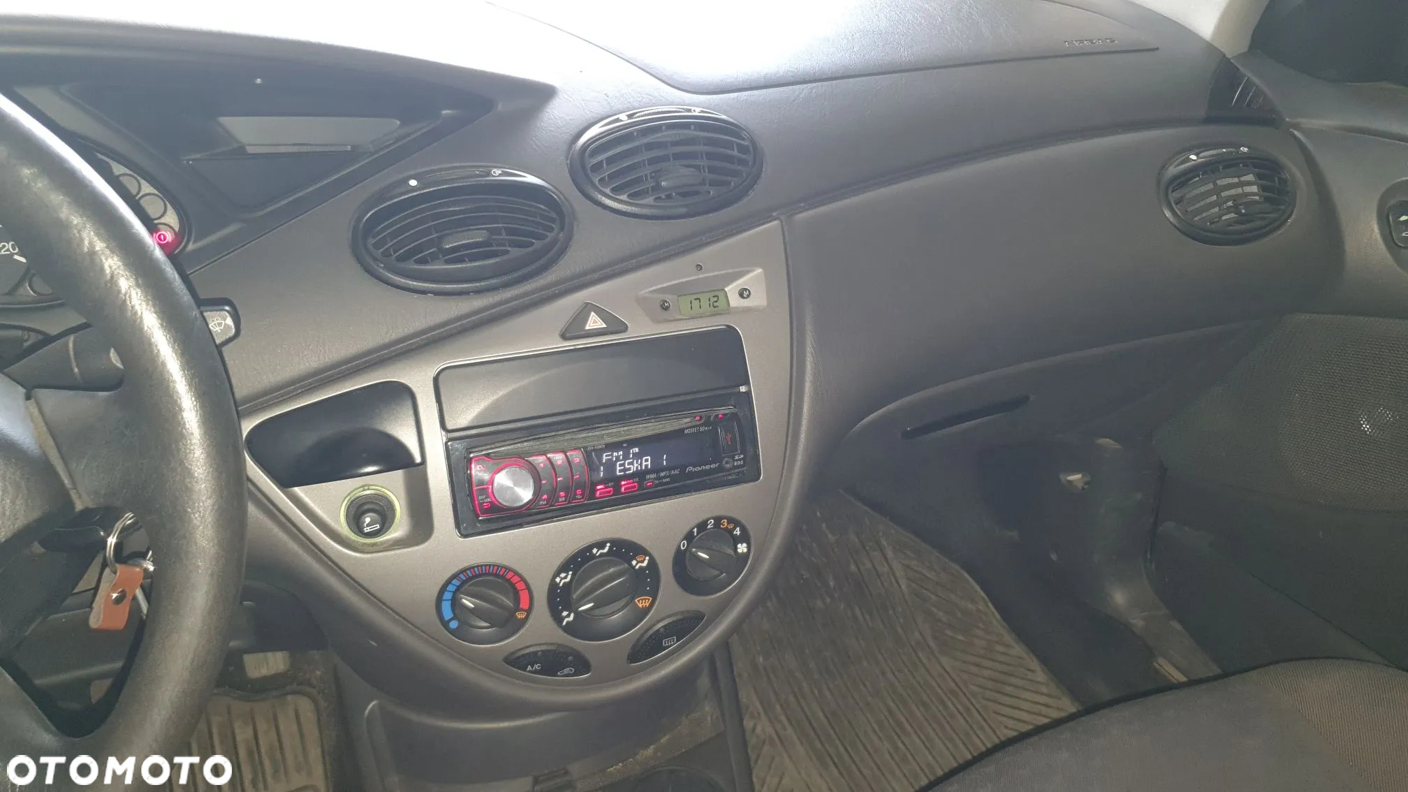 Ford Focus 1.4 Ambiente - 9