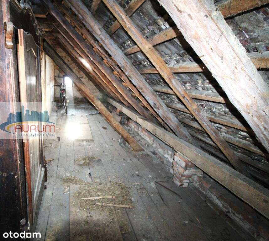 DOM WOLNOSTOJACY W DZIELNICY ŻARY - KUNICE-12