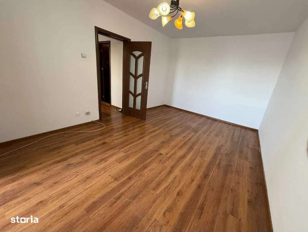 Dristor Mc Donald's- 5minute de metrou-1