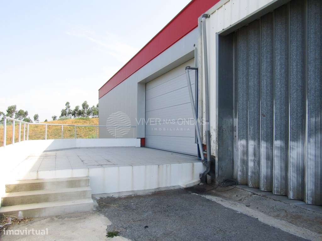 Armazém dividido em 4 fracções, para investimento ou desenvolviment... - Grande imagem: 5/33