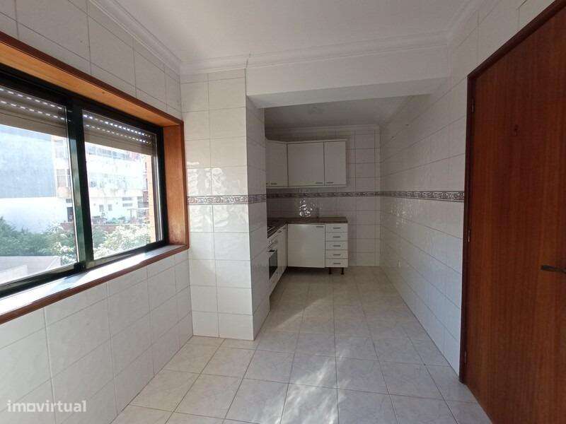 Apartamento T2 em Rio Tinto, Gondomar-8