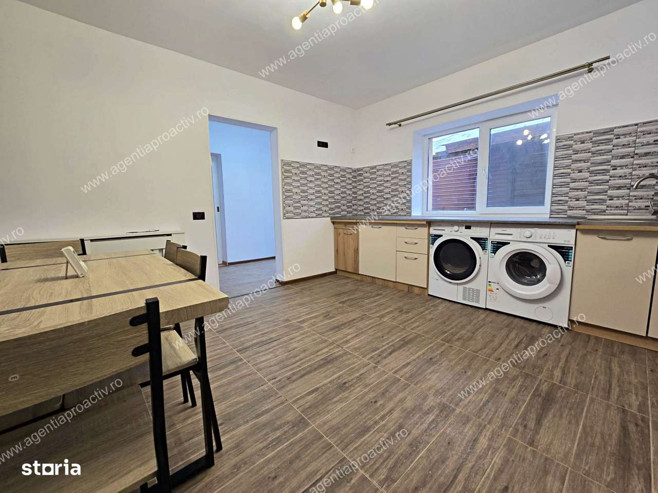 Casă individuală, renovată în 2025, zonă centrală, Str. Română.-6
