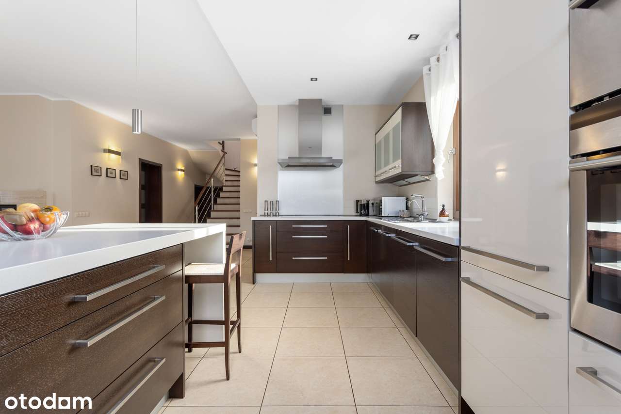 Przestronny LUKSUSOWY dom wolnostojący z wyjątkowym ogrodem!-6