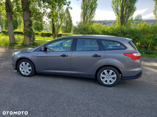 Ford Focus 1.6 Ambiente - 8