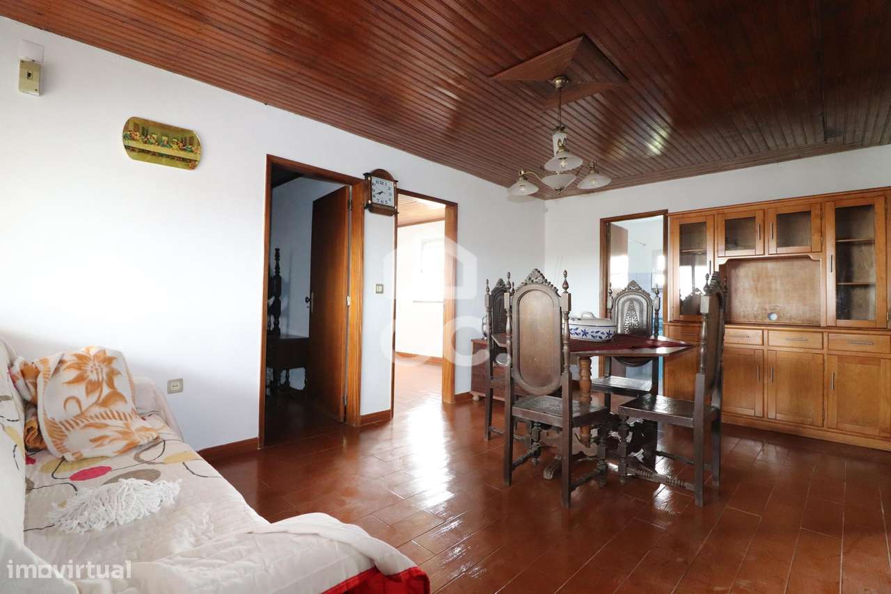 Moradia com Terreno – Pronta a Habitar | Zona do Cercal – Aguda-1