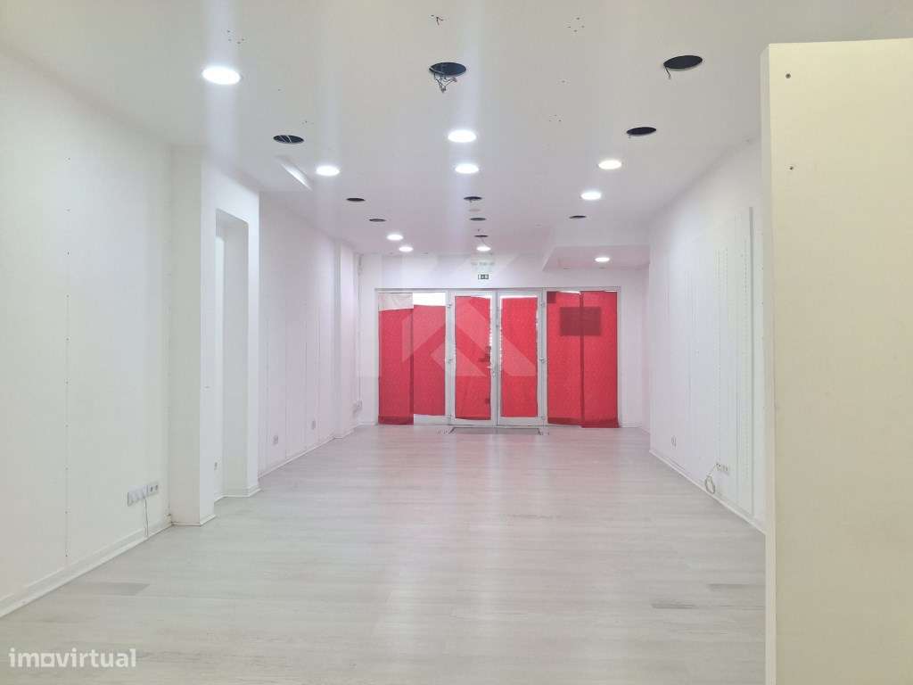 Loja Localizada na Ajuda São Martinho Funchal - Grande imagem: 4/17