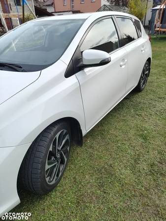 Toyota Auris 1.6 Comfort - 2