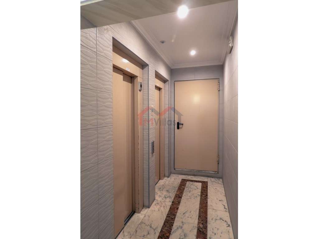 Apartamento T4 dúplex com vista mar, piscina e garagem, perto da pr...-34