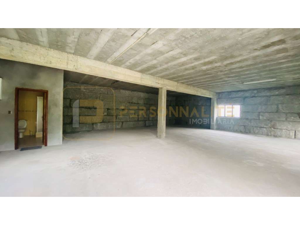 Armazém com terreno freguesia de Arnozela - FAFE - Grande imagem: 4/19