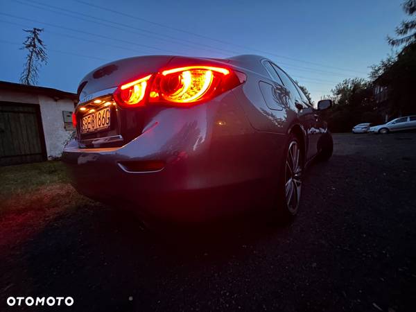 Infiniti Q50 2.0t Sport Tech - 19