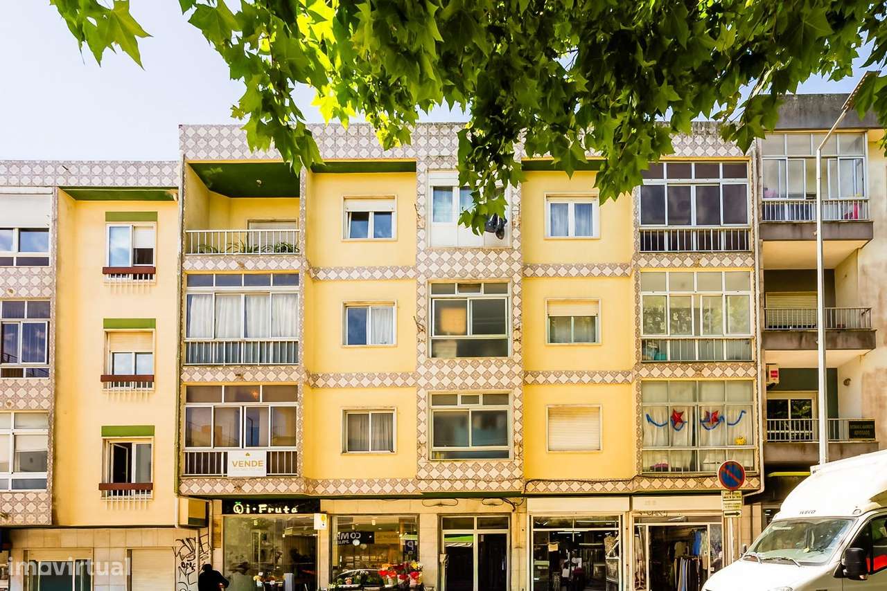 T2 com terraço e arrecadação em Sintra!-22