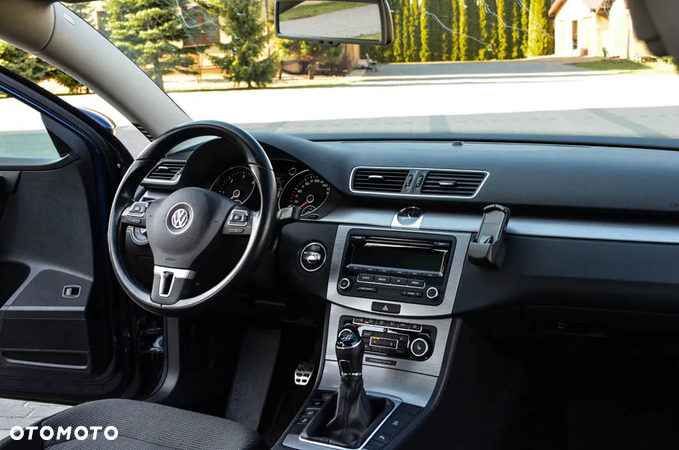 Volkswagen Passat 2.0 TDI - 37