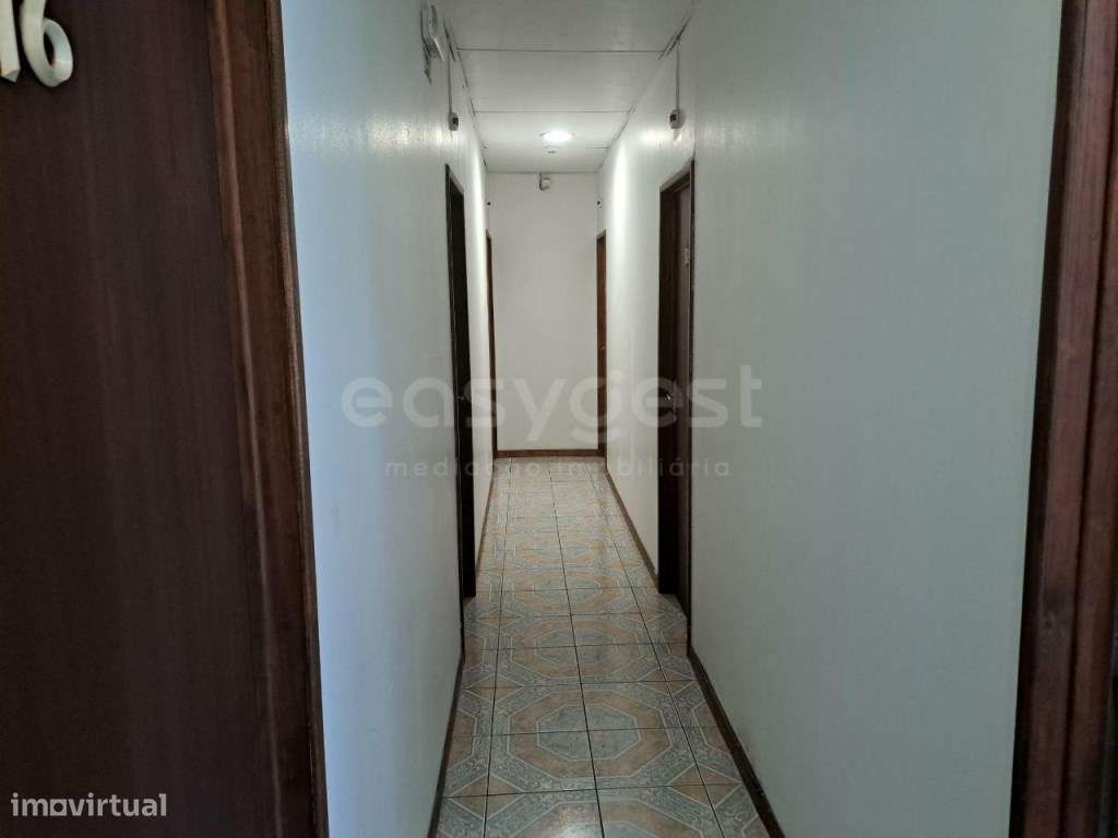 Residencial na Avenida Luisa Todi perto de zona histórica, zona com... - Grande imagem: 3/14