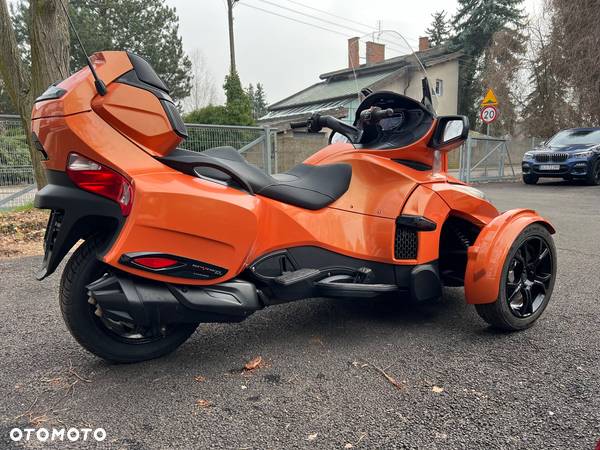 Can-Am Spyder - 6