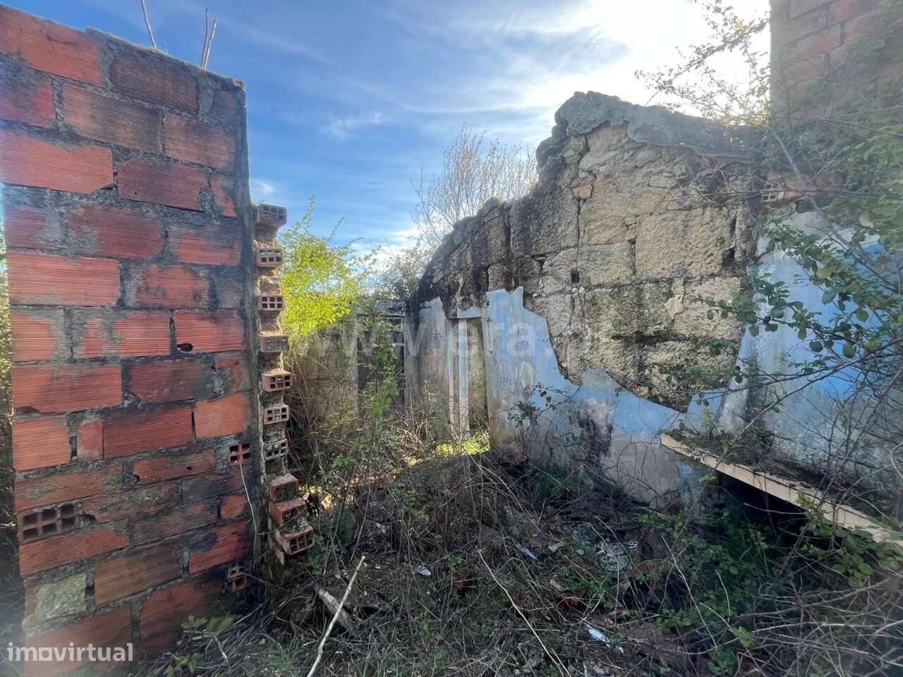 Terreno com ruina / Oliveira do Hospital, Travanca de Lagos - Grande imagem: 2/5
