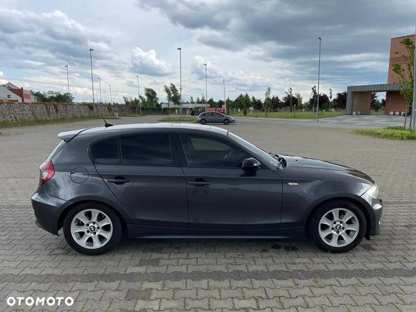 BMW Seria 1 120i - 8