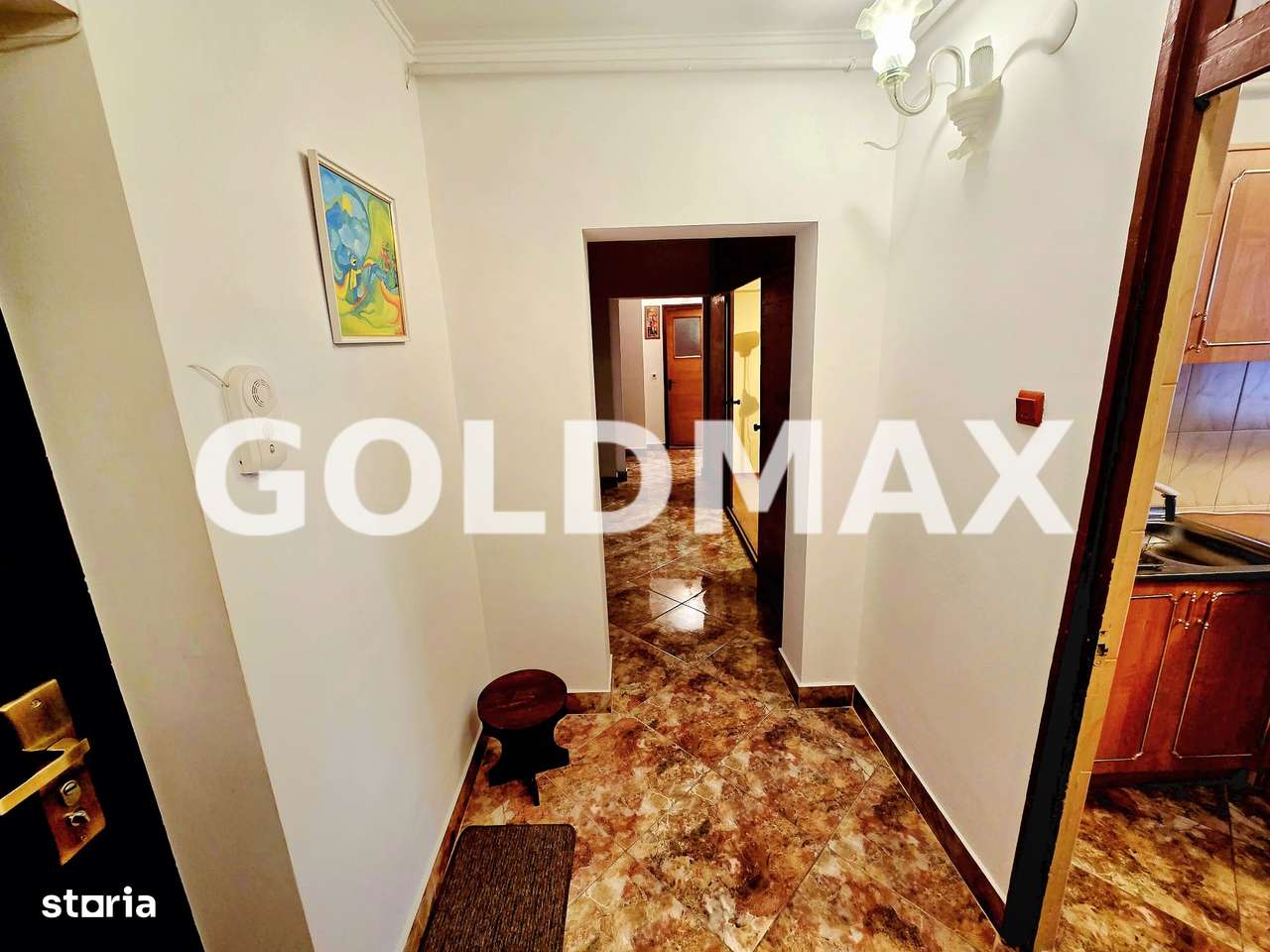 Apartament 2 camere, Fratii Golesti, etaj intermediar-1