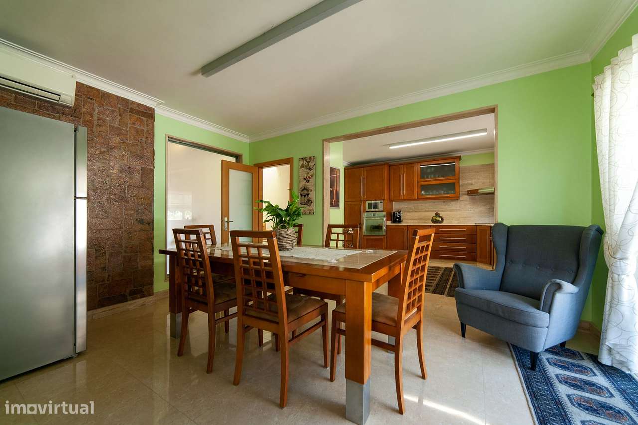 Fantástica Moradia Em Valongo.-26