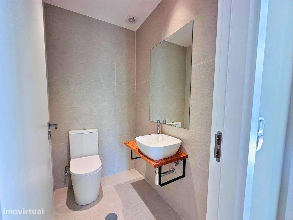 Moradia T3 Moderna com 3 Suítes no Centro do Funchal – Zona do Til-34