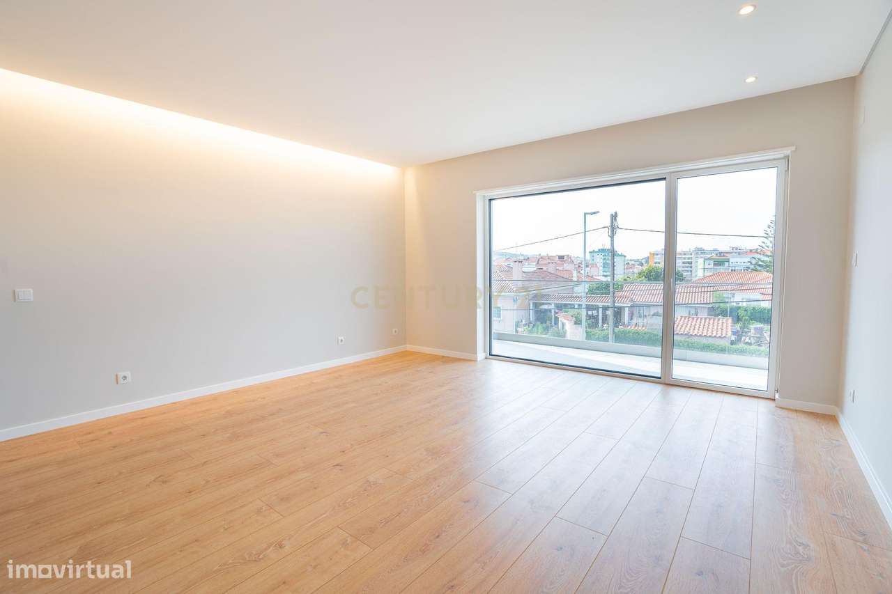 Moradia T4 com 3 Suites - Grande imagem: 5/35