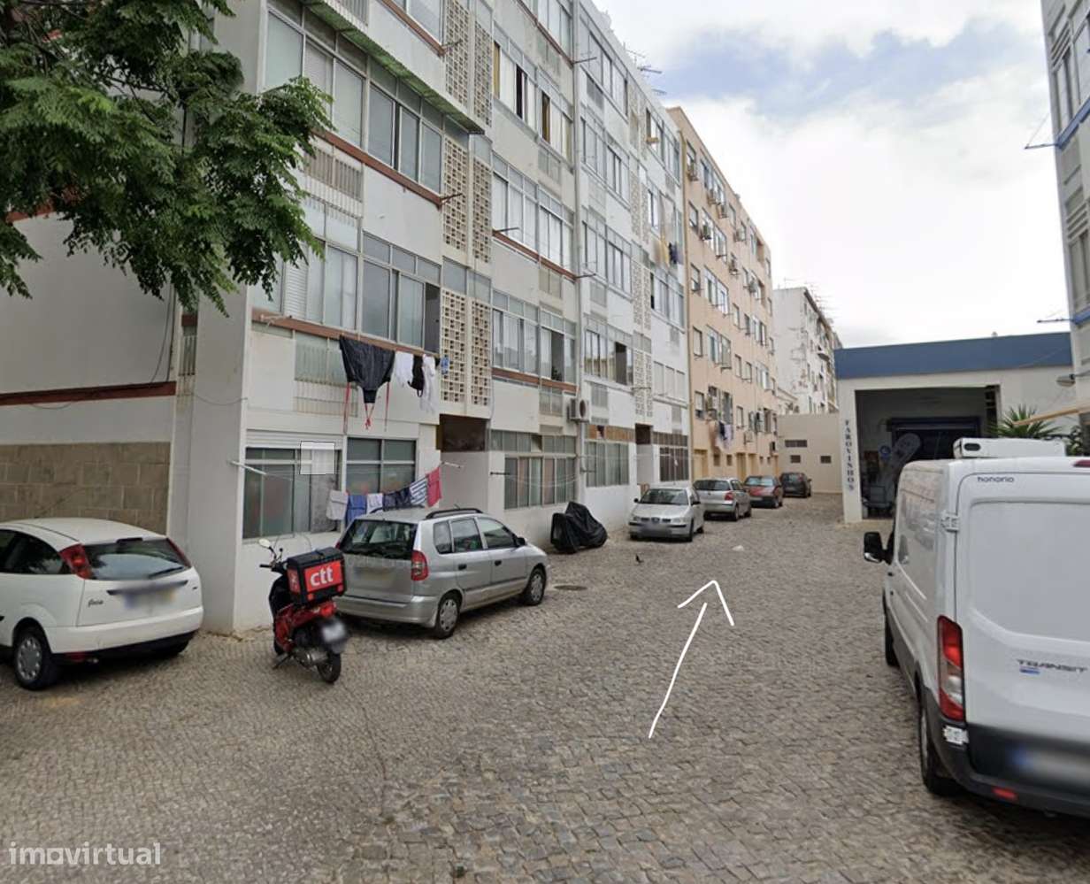 Armazém em Faro, na Penha (Perto da Universidade) - Grande imagem: 3/3