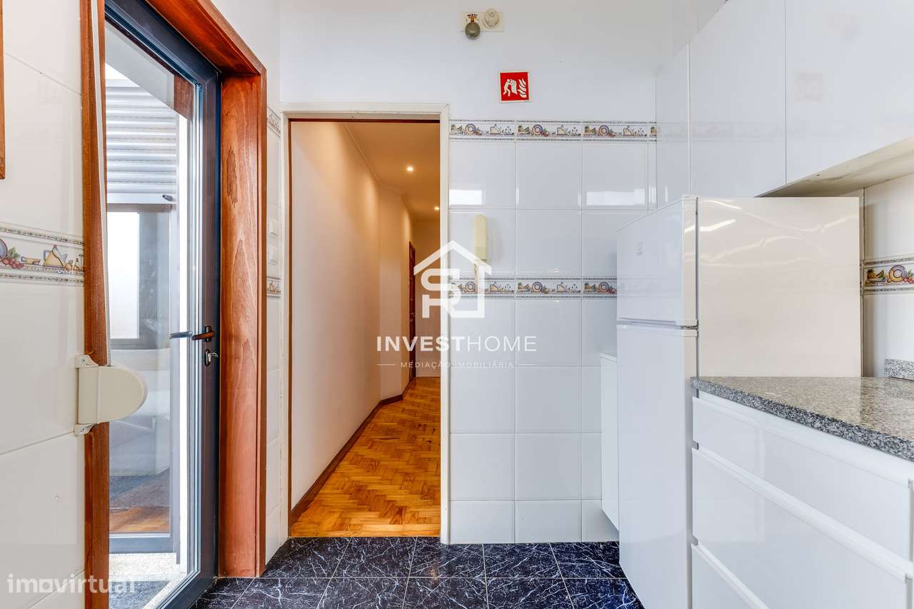 Prédio | 4 Apartamentos T2 | Licença AL ativa | Porto-13