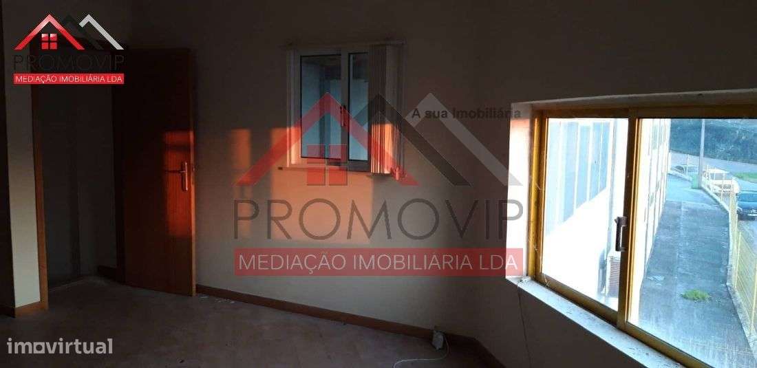 Armazém Parque Industrial da Palmeira Santo Tirso-10