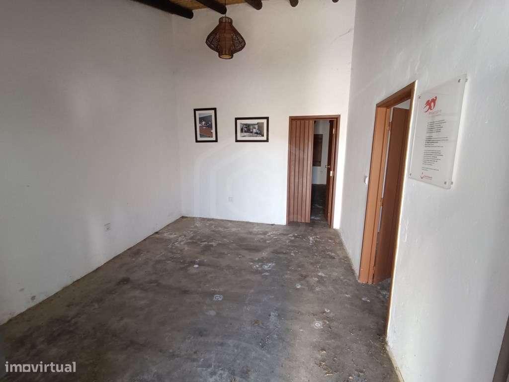 Moradia T1 no Coração da Aldeia do Azinhal, Martim Longo, Alcoutim,... - Grande imagem: 5/16