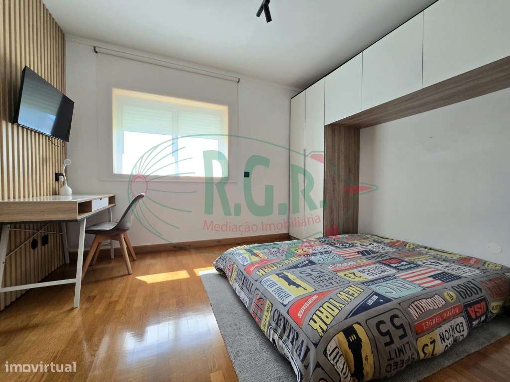 Apartamento T2| Lg Garagem 2 Carros | Localização Central São Cosme-36