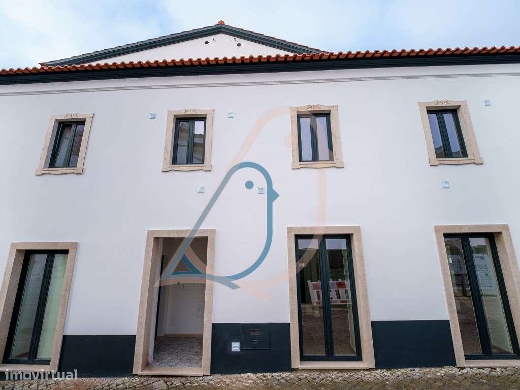 Moradia V2 Geminada no Centro da Cidade de Ourém - Grande imagem: 4/38