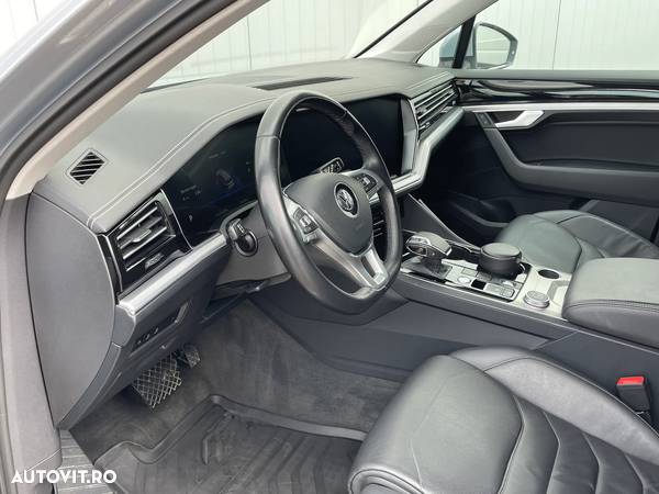 Volkswagen Touareg V6 TDI 4MOTION Elegance - 6