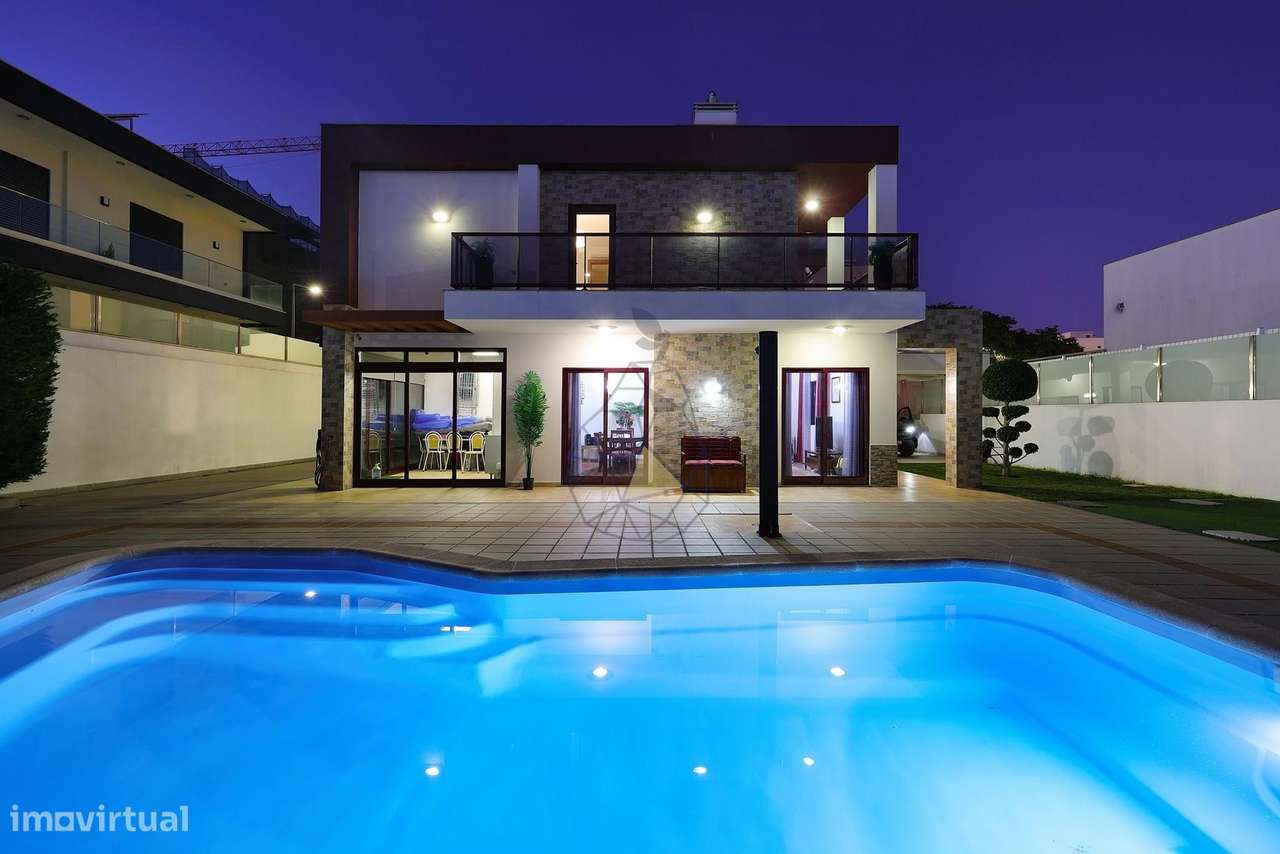 Moradia T4 com piscina à venda em Portimão - Grande imagem: 2/60